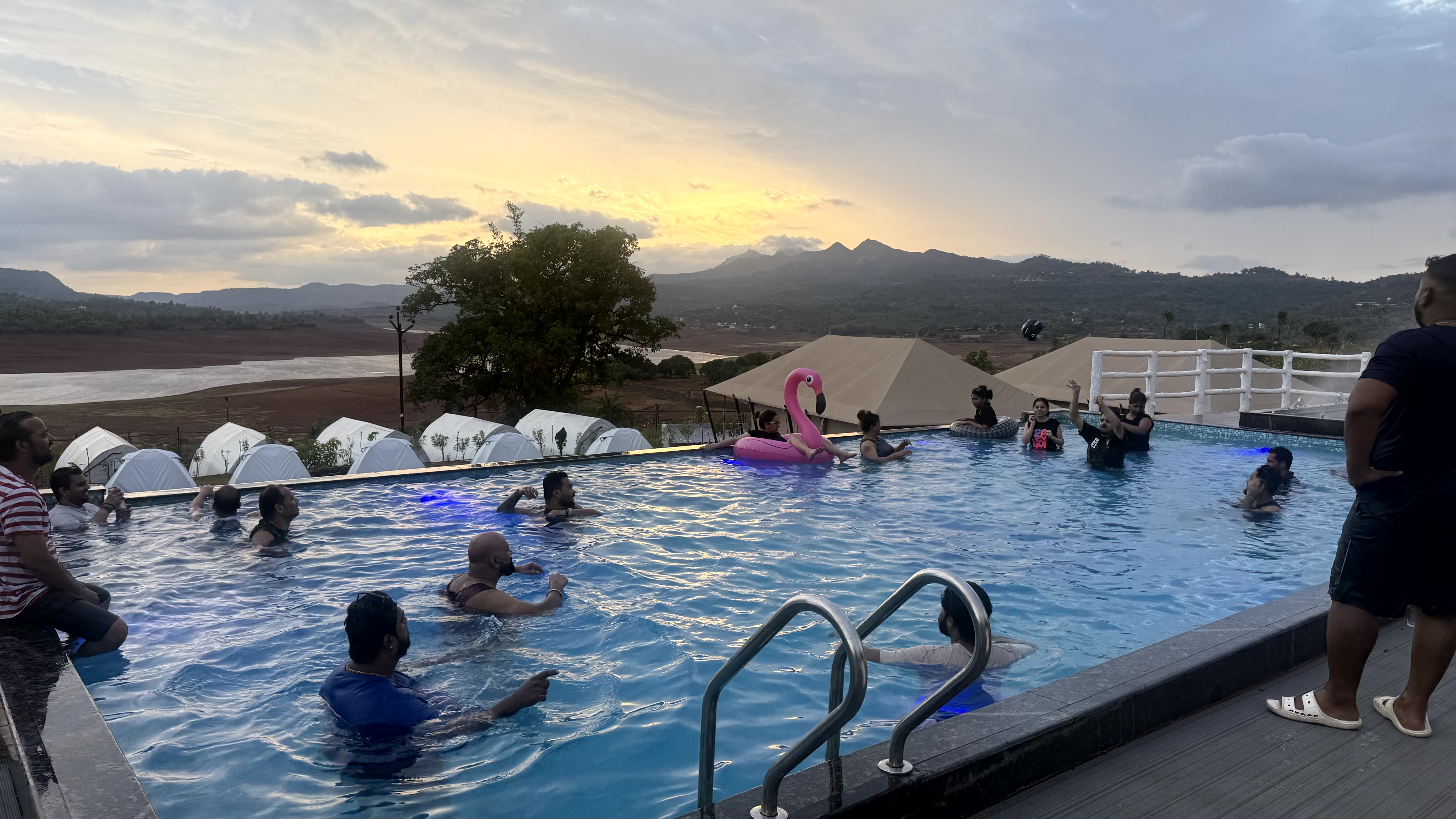 Infinity pool edge at Lemon Leaf Resort